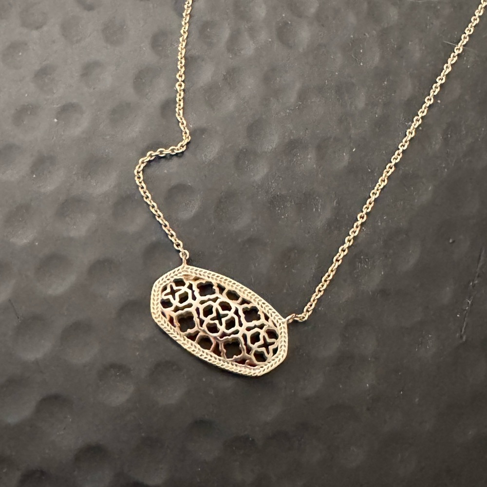 Kendra Scott Delicate Gold Filigree Pendant Necklace - Elegant Women's Jewelry